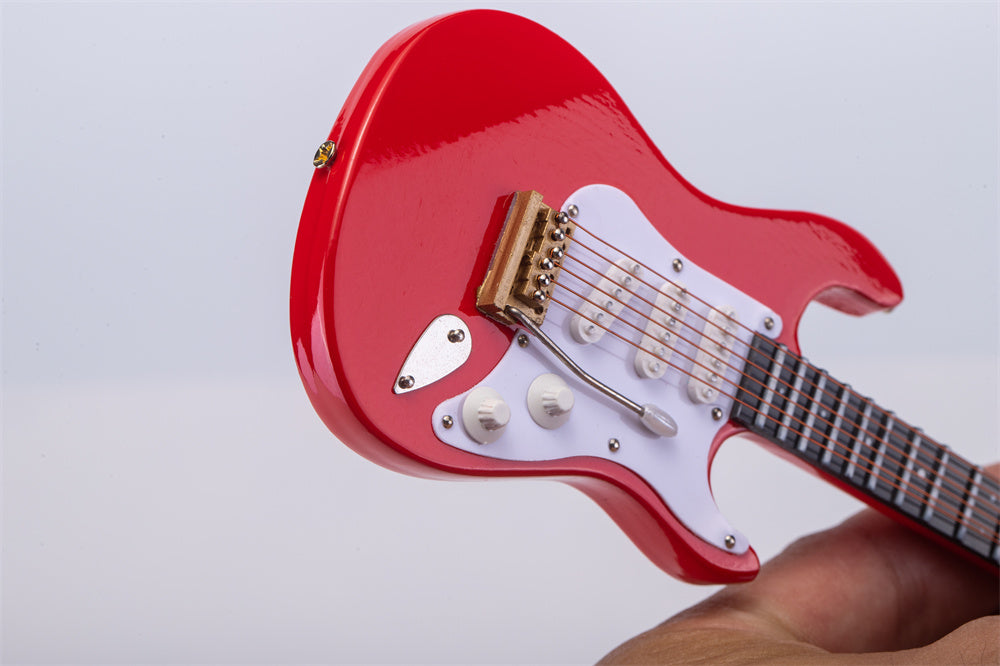 ALANO Mini Electric Guitar Ornament,Mini Guitar Replica,Musical Instrument,Festival Decoration (Red 14cm)